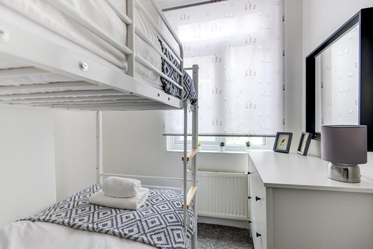 Queens Apartment *