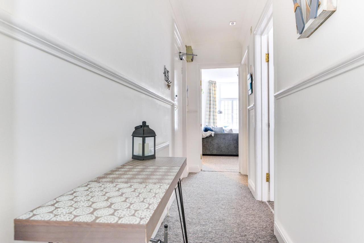 Queens Apartment *